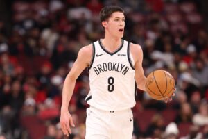 Каролина Мухова завоевала титул чемпионки WTA-1000 в Дохе, победив Викторию Мбоко